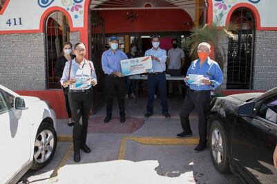 Gobierno de Aguascalientes entrega apoyos a familias que dependen del autoempleo