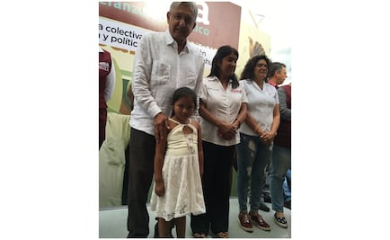 Vamos a apoyar siempre a los maestros: López Obrador