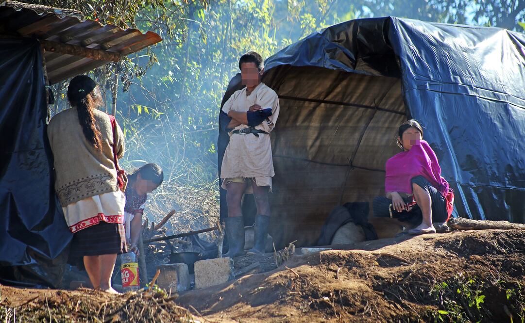 Desplazados del municipio de Chalchihuitán viven en un campamento improvisado. (FOTO: JACOB GARCÍA /CUARTOSCURO.COM)