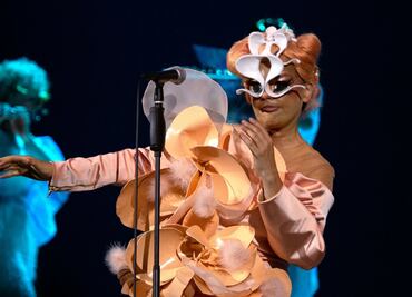 Björk desata frenesí en el Parque Bicentenario