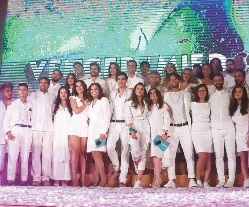 Rosy (al centro) presentó junto a su elenco la telenovela, que estrena el lunes por Las Estrellas. Foto: FERNANDA ROJAS. EL UNIVERSAL