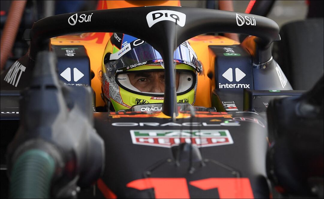 Checo Pérez sobre el RB19 - Foto: AFP
