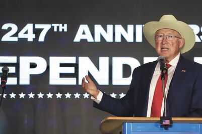 Ken Salazar: “Tenemos cimientos fuertes y duraderos”