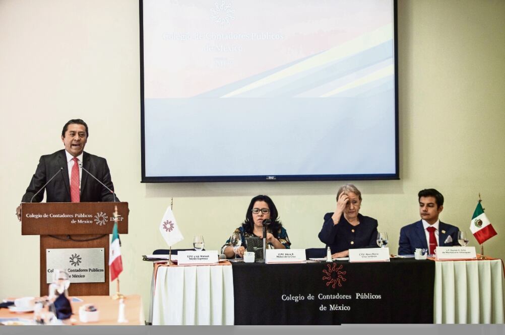 Manuel Toledo, miembro del organismo, dijo que se prevé que todo mundo va a perder los amparos contra la contabilidad electrónica (GERMÁN ESPINOSA. EL UNIVERSAL)