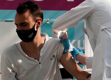 Miembros de la UE deberán decidir sobre tercera dosis antiCovid, afirma Comisión Europea