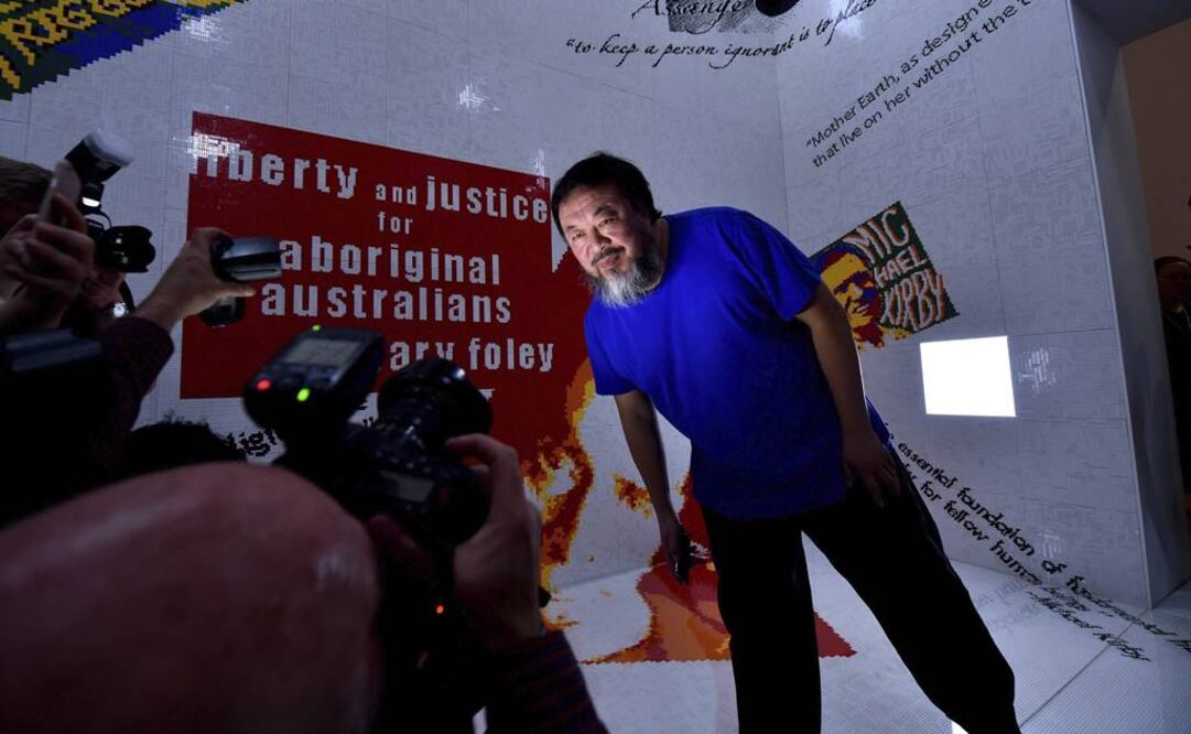 Las piezas de "Letgo room" le fueron donadas al artista por sus seguidores, luego de que la empresa se negara a proveerlo por la naturaleza política de su obra. FOTO: Tracey Nearmy/EFE.