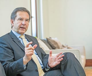 Corretea AMLO a sus secretarios