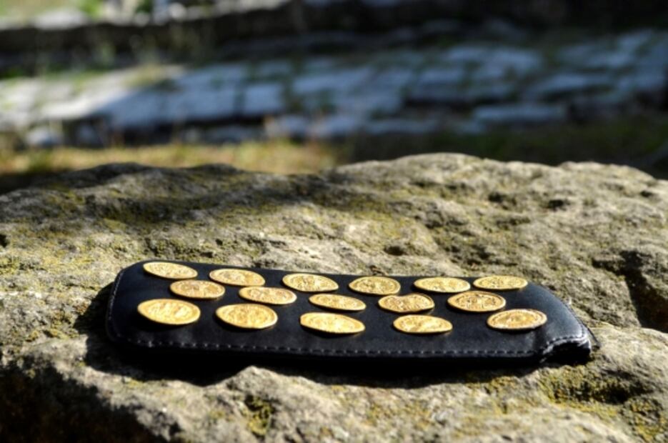 Hallado un tesoro de monedas de oro bizantinas del siglo V