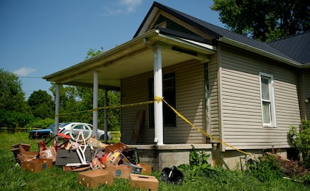 Rescatan a 16 niños tras cuatro años encerrados en Ohio; detienen a padres y abuelos por 17 cargos