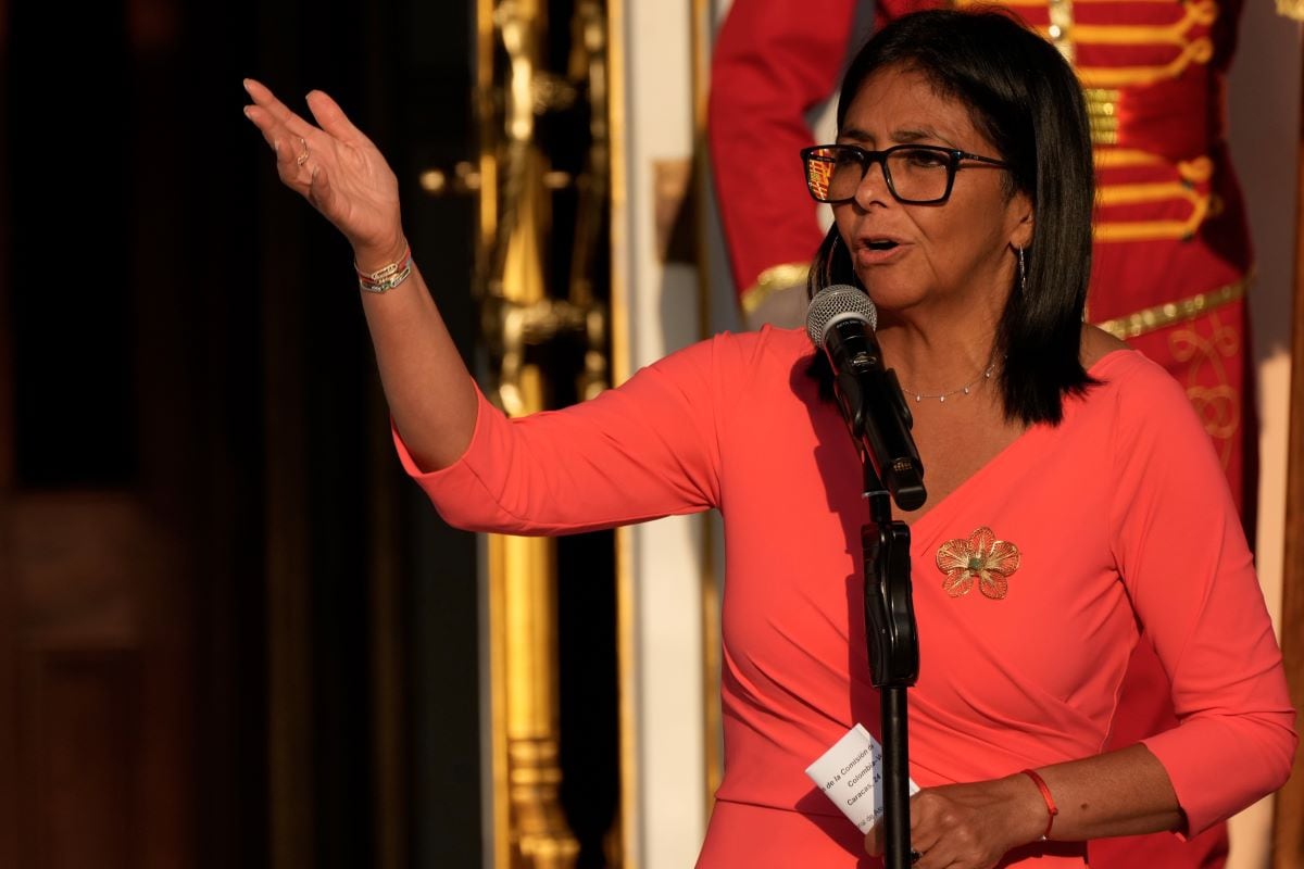 Presidenta interina de Venezuela anuncia aumento salarial de 190 a 240 dólares mensuales