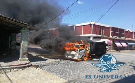 Toma de palacio municipal deja cuatro baleados y un camión incendiado en Oaxaca