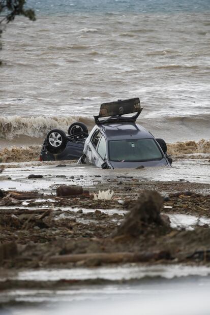 Italia busca a una decena de desaparecidos en Ischia y recupera un cuerpo