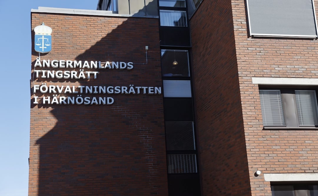Vista exterior del tribunal de distrito de Ångermanlands tingsrätt antes del inicio del juicio contra un hombre sueco en Härnösand, Suecia. Foto: EFE.
