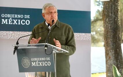 Destaca AMLO estado de salud de Miguel Barbosa; lo ve "más fortalecido"