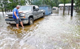 Depresión tropical Edouard azota Texas con fuertes lluvias; miles de personas se quedan sin energía eléctrica 