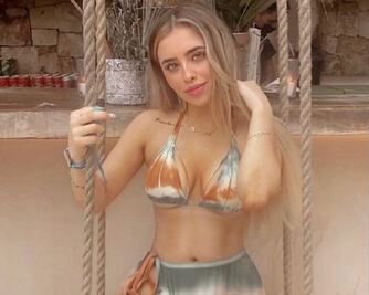 Amely, hermana de Nodal tiene el corte de bikini más original para esta temporada