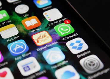 Por qué aparece un reloj en WhatsApp