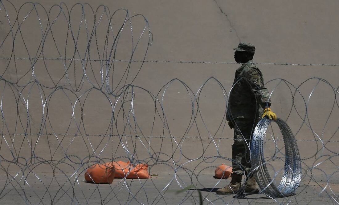 El gobernador de Texas, Greg Abbott, lanzó una campaña con vallas publicitarias en México y Centroamérica para desalentar la migración ilegal hacia Texas. (19/12/24) Foto: EFE/Archivo