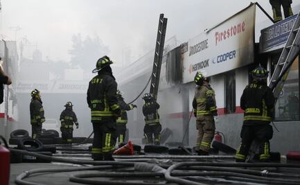 Registran incendio en llantera de la alcaldía Miguel Hidalgo 