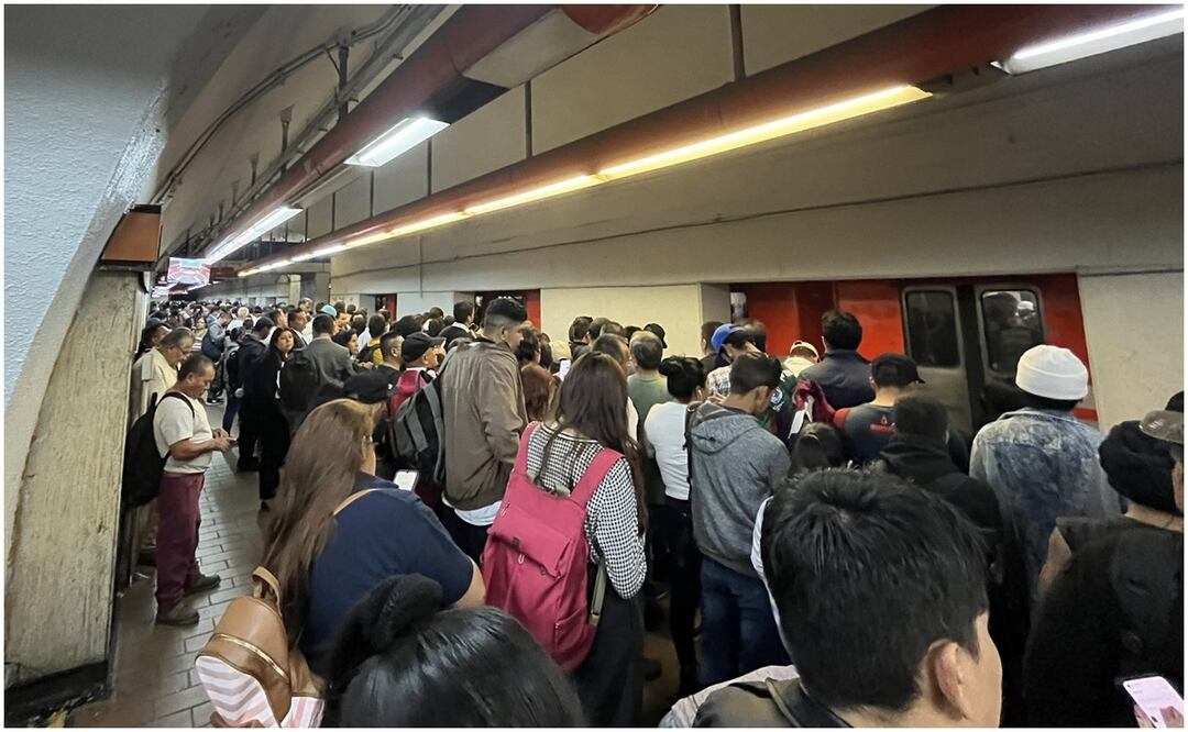 El servicio en la Línea 7 del Metro se vio afectado luego de que una persona bajó a las vías. Foto: X (@itsleoalv_)