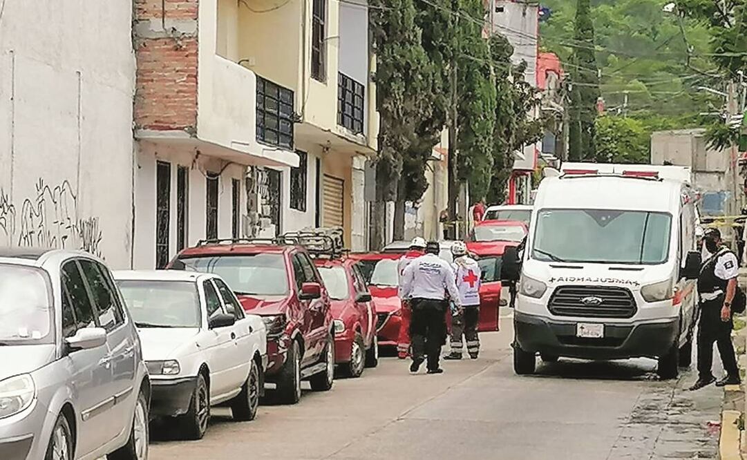 El columnista Fredid Román Román fue asesinado en la calle Prolongación V. Trujano. Foto: Especial.