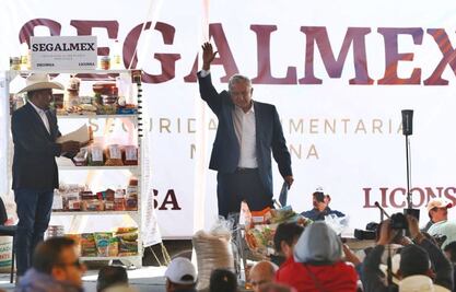 AMLO presenta nueva canasta básica; pasa de 23 a 40 productos