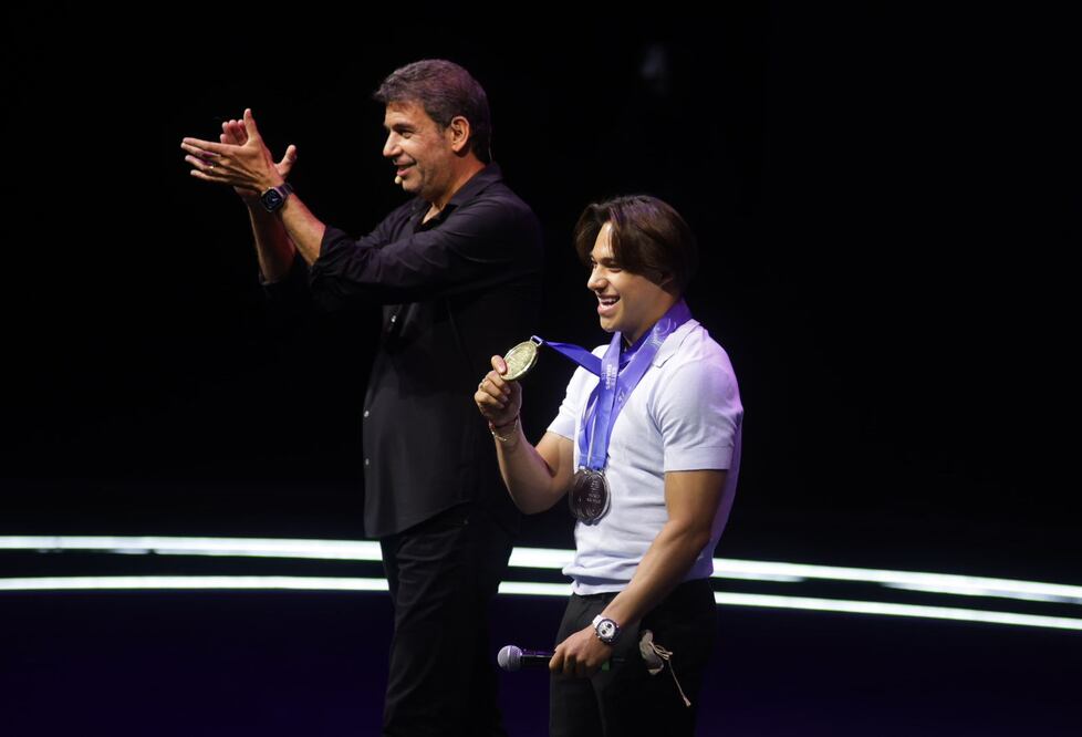 Arturo Elías Ayub lleva de sorpresa a Osmar Olvera y la selección femenil de flag football a México Siglo XXI - Foto: Carlos Mejía/EL UNIVERSAL