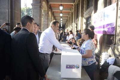 Cuauhtémoc Blanco vota en consulta sobre termoeléctrica de Huexca