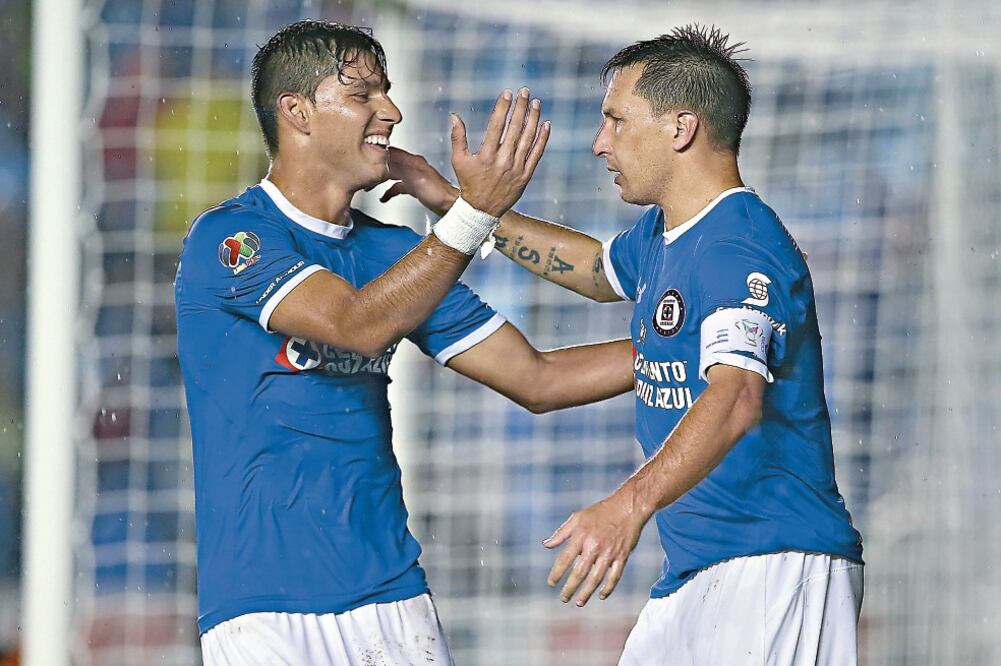 “Ch aco” Giménez (der.) tiene respeto a las Águilas, pero confía que los celestes las superen para catapultarse (AGUSTÍN CUEVAS. IMAGO7)