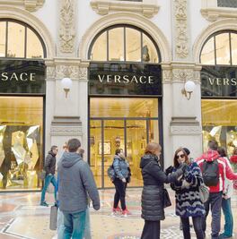 Michael Kors compra Versace por 2.1 mmdd