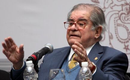 "León-Portilla prepara antología, a pesar de estar internado", dijo Natalio Hernádez