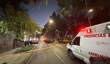 Volcadura en Iztacalco; muere conductor en avenida Plutarco Elías Calles