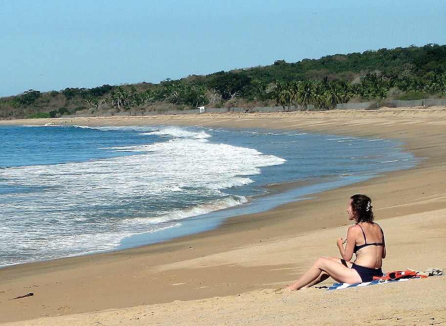 ¿Cómo se vigila el agua donde nadamos?