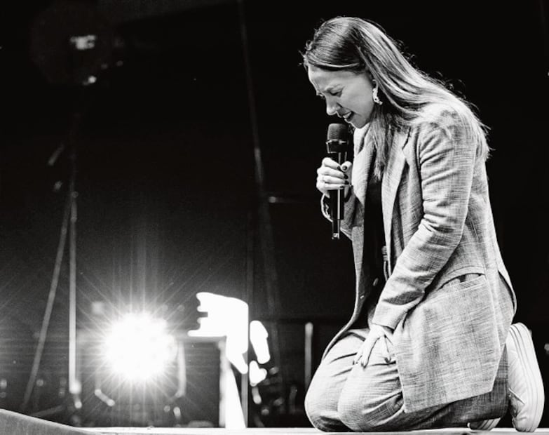 Sara Castellanos, política colombiana proveniente de una familia de pastores evangélicos, ha llevado a la arena electoral una agenda centrada en la defensa de la familia tradicional y la oposición al aborto. Crédito: Instagram de Sara Castellanos