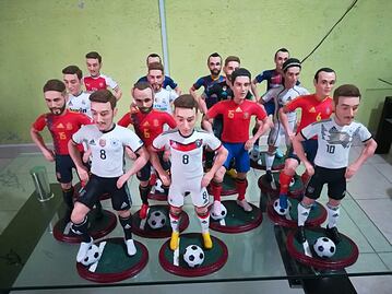 Messi y CR7, en manos de escultor mexicano