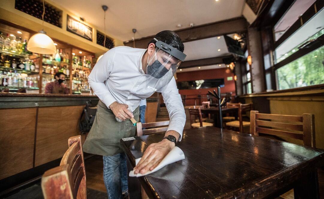 Los restaurantes de CDMX deberán cerrar a las 10 de la noche. Fotografía: El Universal