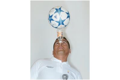 Busca mexicano romper Récord Guinnes de dominadas