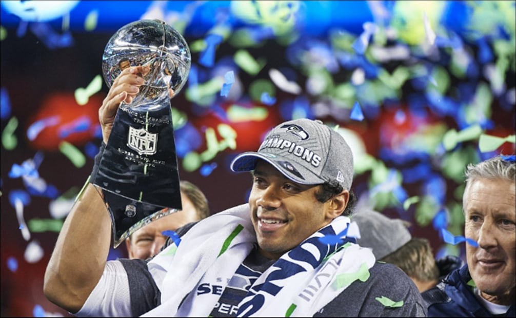 Russell Wilson con el trofeo Vince Lombardi / Foto: Especiales