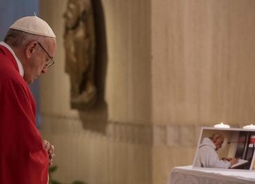 Papa Francisco nombra mártir a sacerdote asesinado en ataque a iglesia francesa