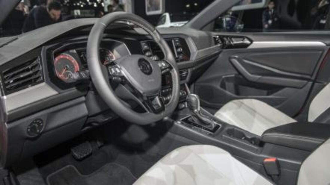 Jetta 2019 vs. Forte 2019, duelo de sedanes