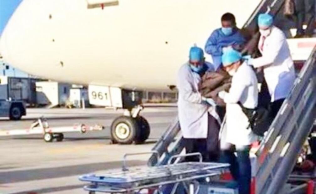 Muere japonés en pleno vuelo; tenía 246 cápsulas de cocaína en el estómago