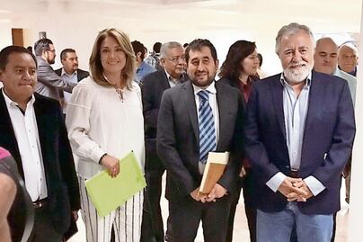 Van contra privilegios de diputados locales 