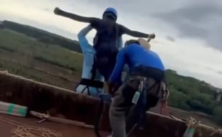 Entierran en Brasil a joven que murió en salto de rope jumping; autoridades inician investigación 