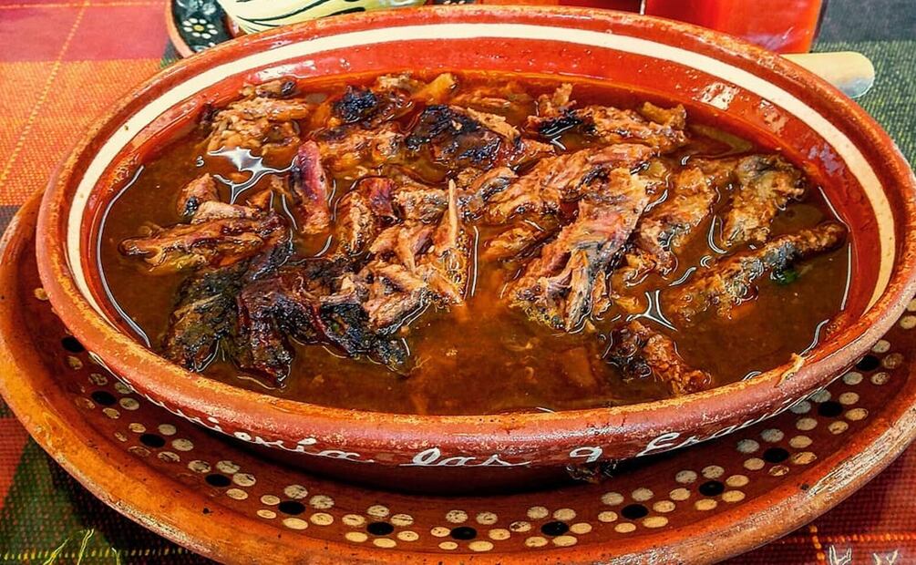 Birria tatemada en Lagos de Moreno, Jalisco. Foto: Cortesía