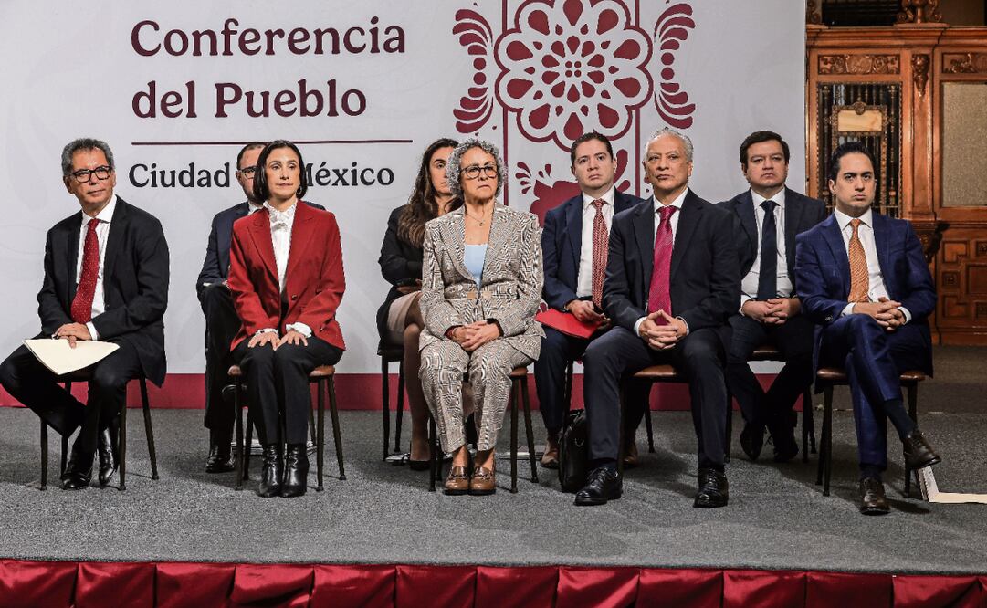 Integrantes de las secretarías de Energía y Hacienda durante la presentación de la estrategia para Pemex. Foto: Gabriel Pano / EL UNIVERSAL