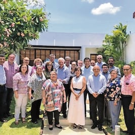 Granier se reúne con séquito de exfuncionarios