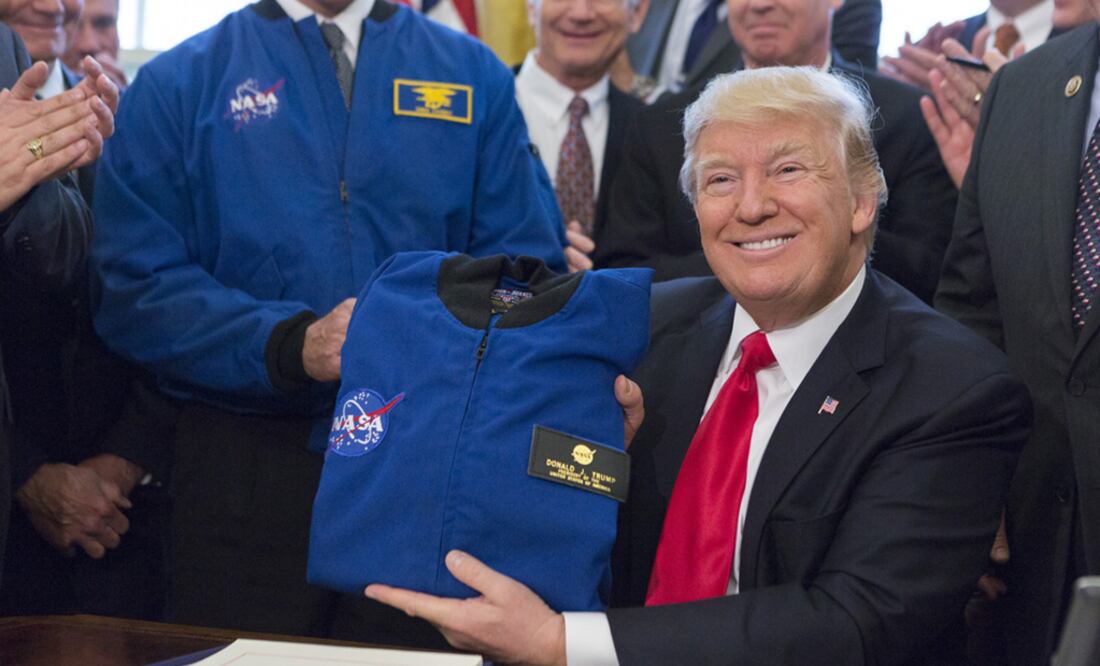 El mandatario no dio detalles sobre la misión que asumiría esa "fuerza espacial"