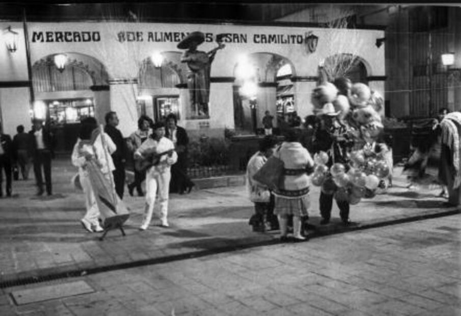 Mariachis: cambiar o morir tocando