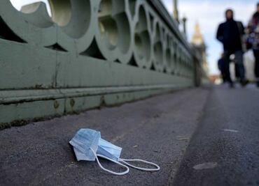 Cubrebocas tardarían décadas o cientos de años en desintegrarse: estudio