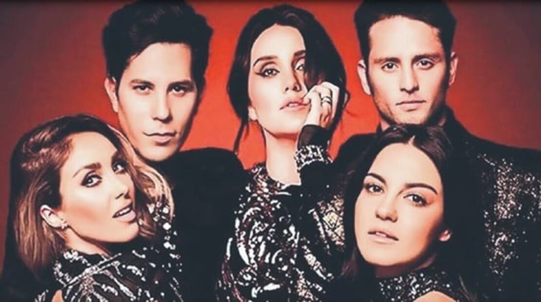 No entrega tarea por comprar boleto de RBD y maestro lo exhibe: "saliste en la tele"